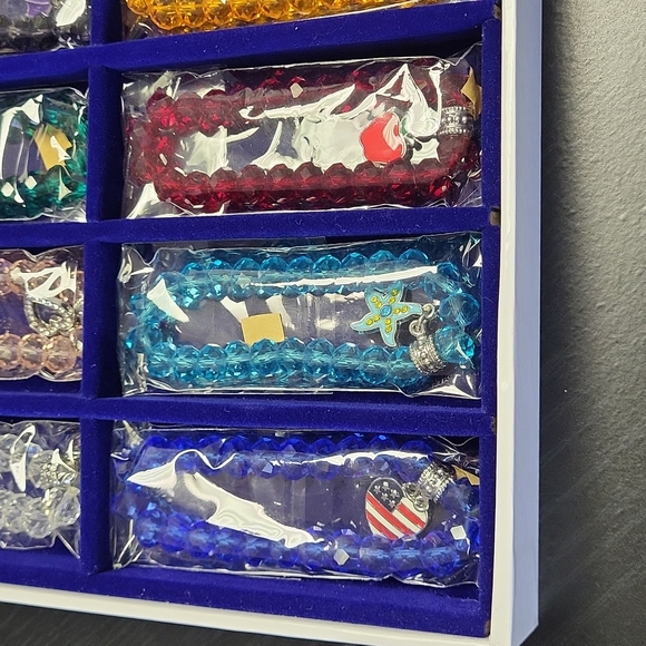 12 seasons holiday bracelets set - Picture 6 of 8